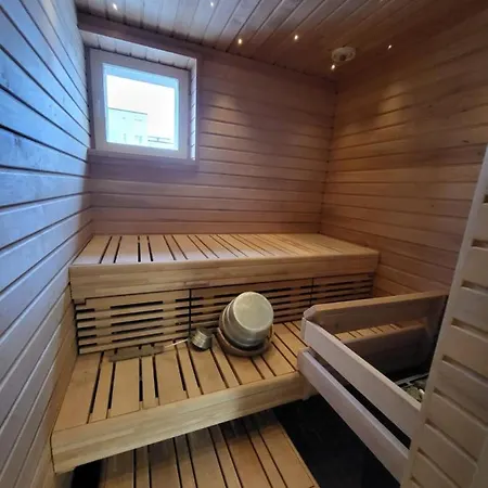 Captain's Square Apartment *